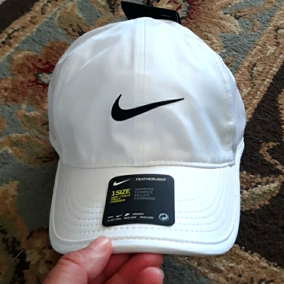 Nike Accessories - *Host Pick*Nike Aerobill Dri-Fit ladies hat